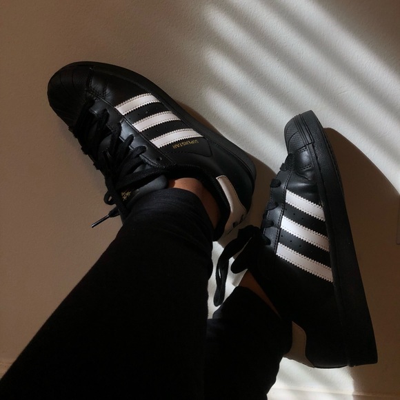 Adidas black/white Superstars - Picture 3 of 6